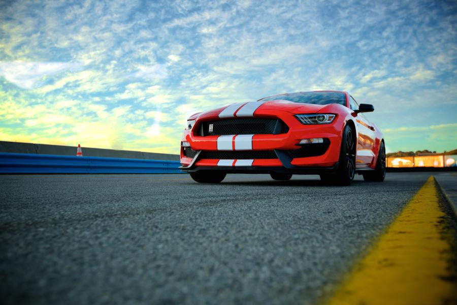  Shelby GT350 Mustang 2016 года  (фото 27 из 32)